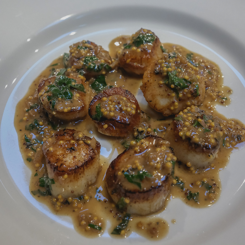 Seared Scallops with POP 台湾麻豆传媒 Sauce